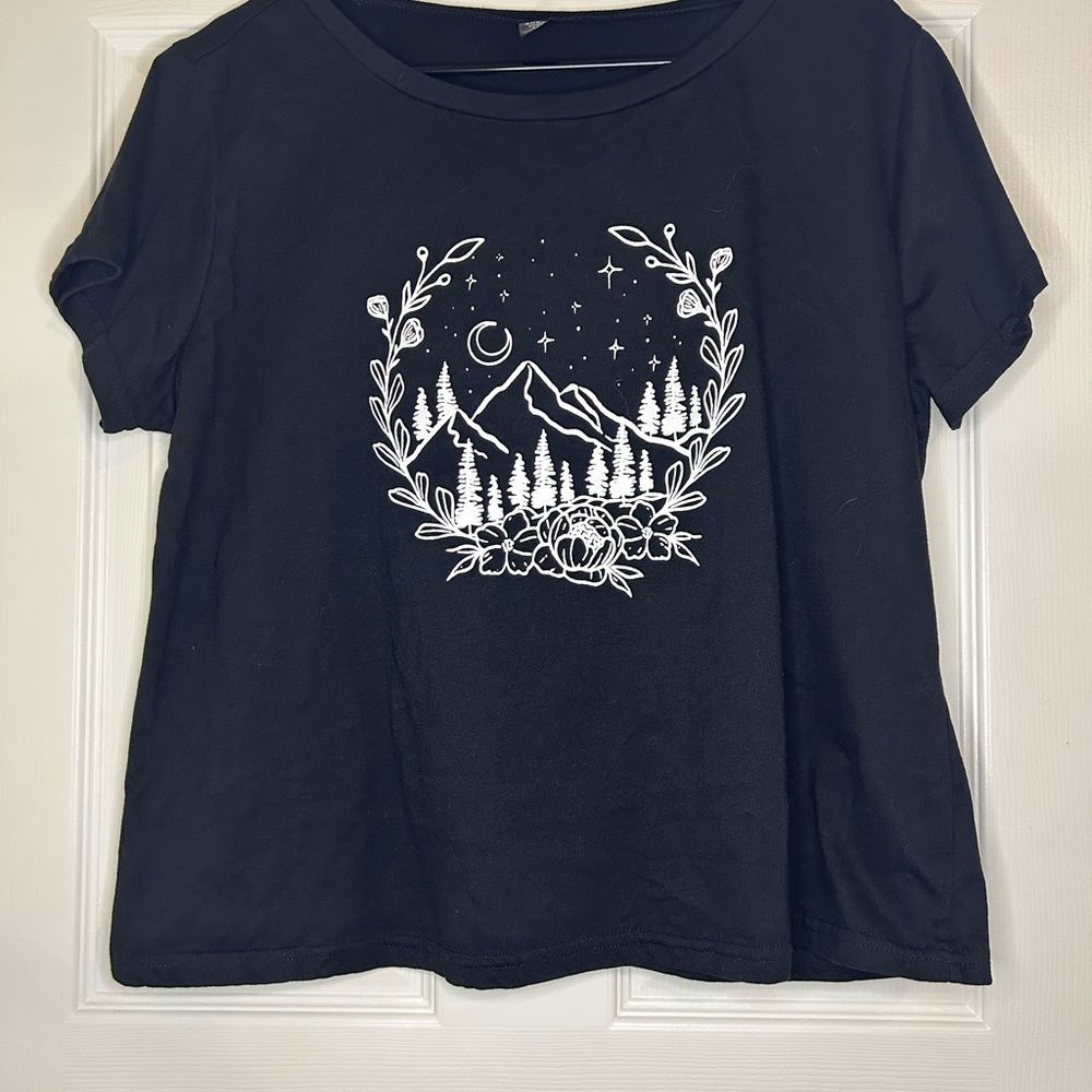 Womans Black Graphic Tee with Mountain Design - 1XL - Picture 2 of 4